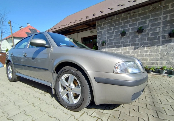 Skoda Octavia cena 23300 przebieg: 167480, rok produkcji 2010 z Wisła małe 232